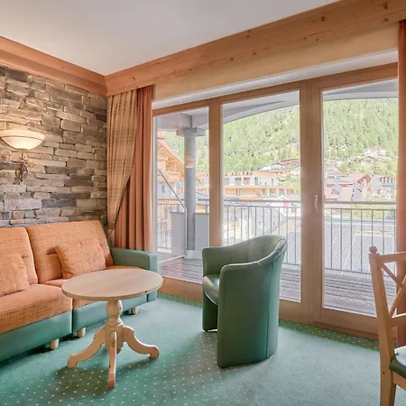 Riders In Hotel Sölden