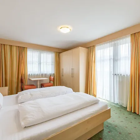 Riders In 3* Sölden