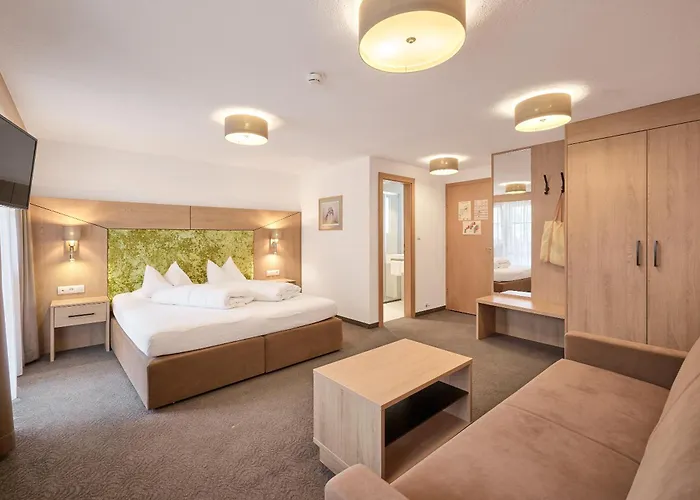 فندق Riders In 3*