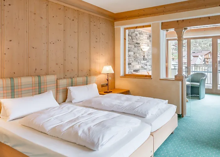 فندق Riders In 3*